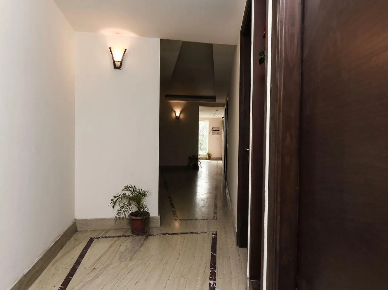 Oyo 644 Hotel Haris Court グルガウン 3*,  インド