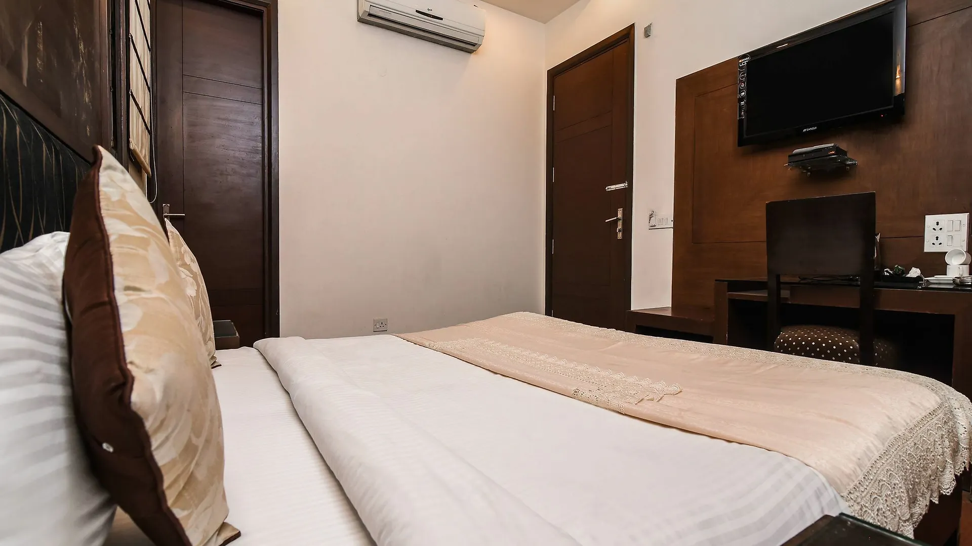 ***  Oyo 644 Hotel Haris Court グルガウン インド